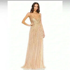 Mac Duggal Gown Size 8 NWT